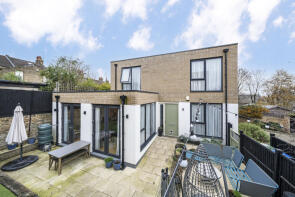 1, St Thomas's Mews, London SE7 8FA
