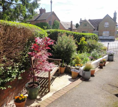 Front garden.JPG