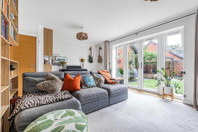 Sitting room to garden