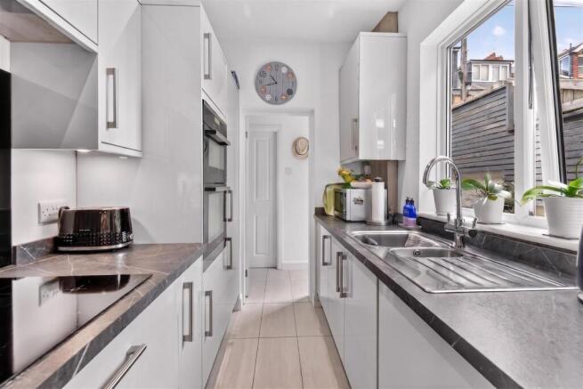 2 bed Semi-Detached for sale Image 7