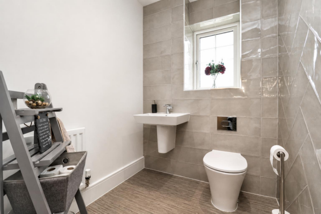 4 bed Detached for sale Image 11