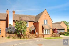 4, Stable Close, Buckingham MK18 4AD
