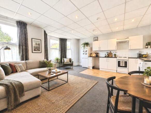 Flat D, 56 St Aug...