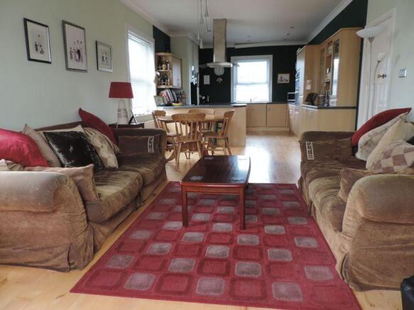 Lounge/Dining room