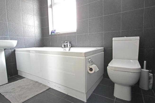 Bathroom...JPG
