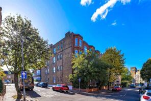 Flat 8, Rosemont Mansions, Lithos Road, London NW3 6DY
