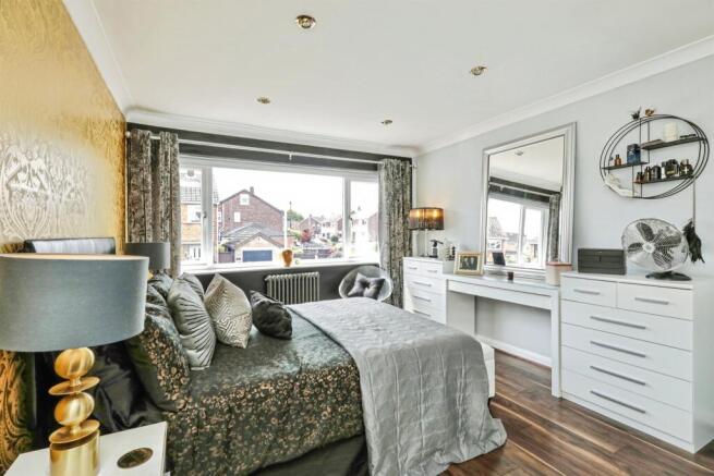 3 bed Semi-Detached for sale Image 11