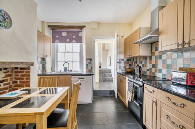 1357618-12-68cc46...