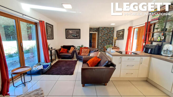 Photo 3