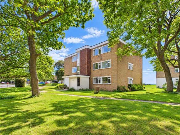 Beacon Court, 25 Beacon Drive, Highcliffe, Dorset, BH23 photo 4