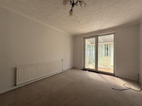 3 bed Semi-Detached to rent Image 8