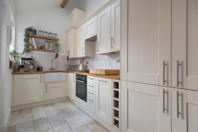 3 bed Terraced for sale Image 10