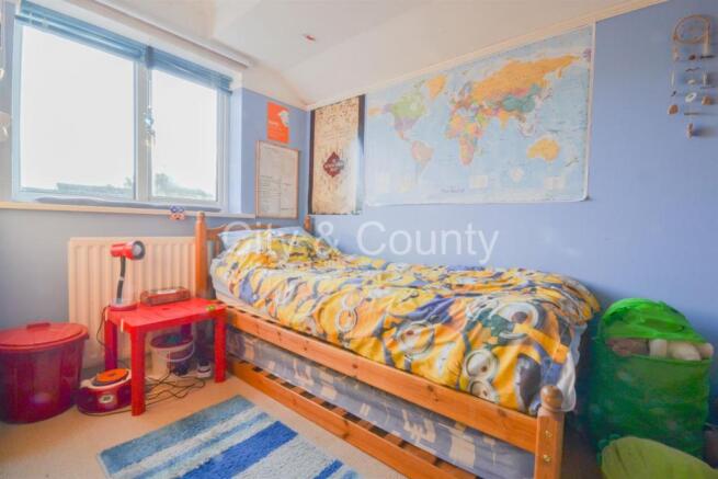 Bed 3.jpg