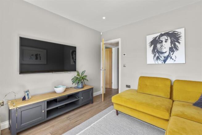 4 bed Detached for sale Image 7