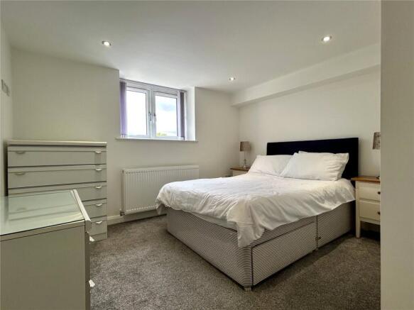 4 bed Town House for sale Image 6