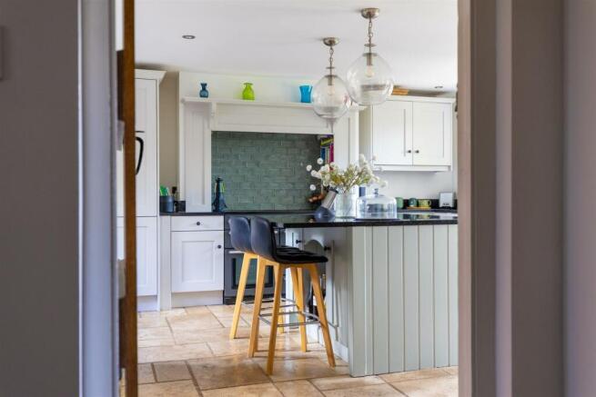 WrenburyCourt.1-3.jpg