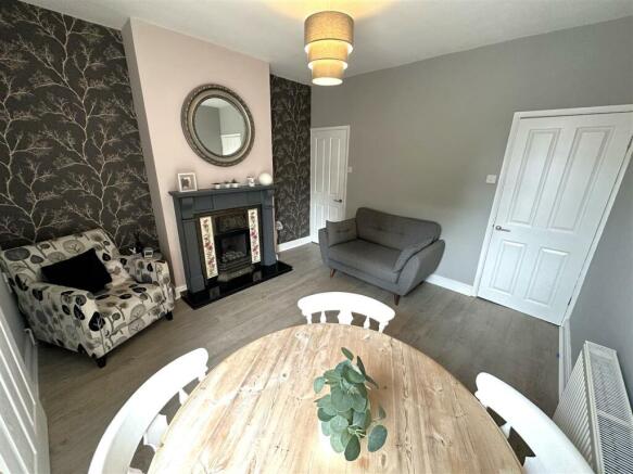 Dining Room 906