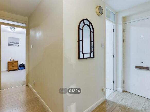 2 bed Apartment to rent Image 6
