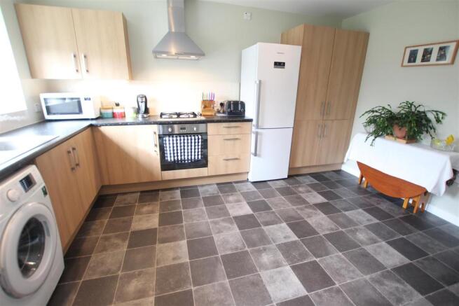 Kitchen 2.JPG
