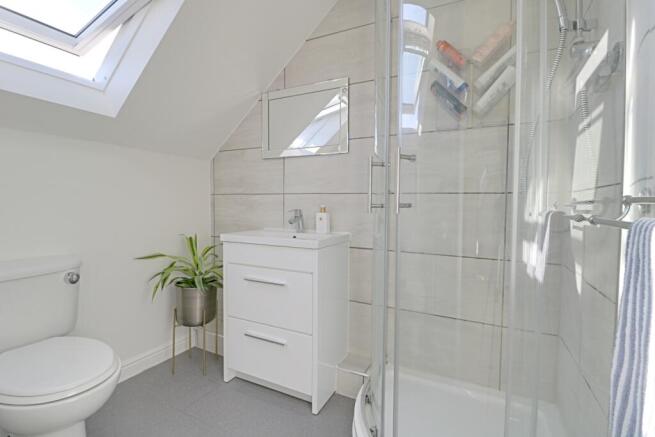 Main En-Suite