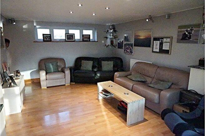 Lounge/Dining Room