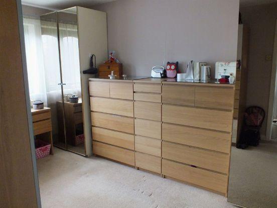 DRESSING ROOM