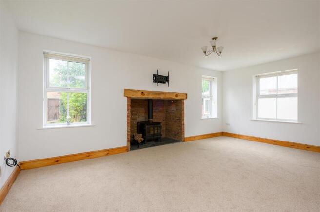 6 bed Detached for sale Image 10