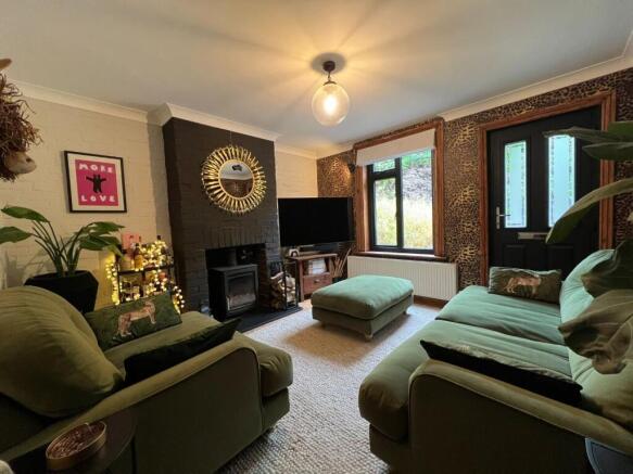 Living Room (2)