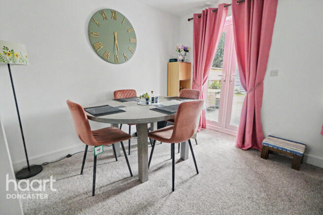 3 bed Semi-Detached for sale Image 8