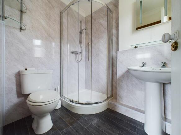 en-suite shower room