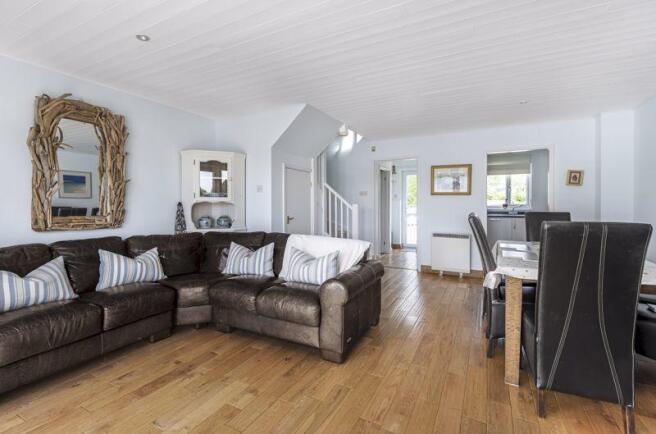 Living/dining area