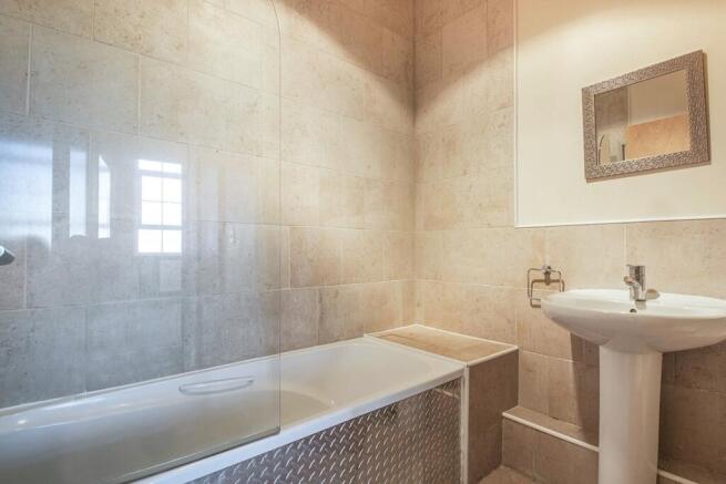 2 bed Apartment for sale Image 6