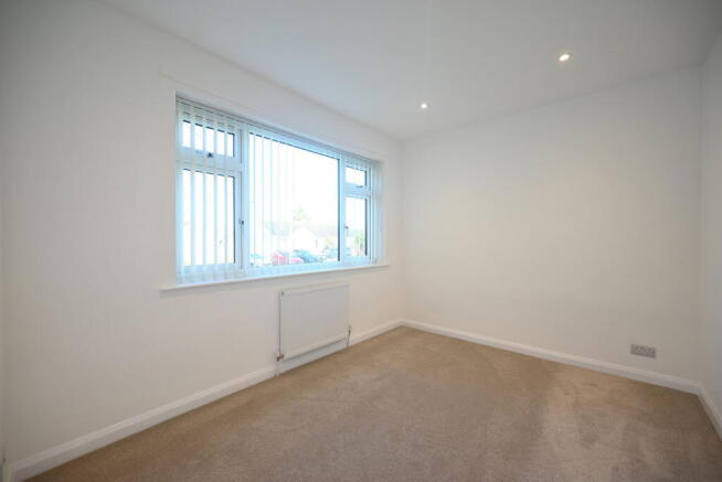 3 bed Semi-Detached Bungalow to rent Image 10