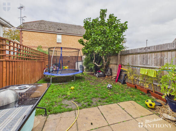CAM03852G0-PR0821-STILL006