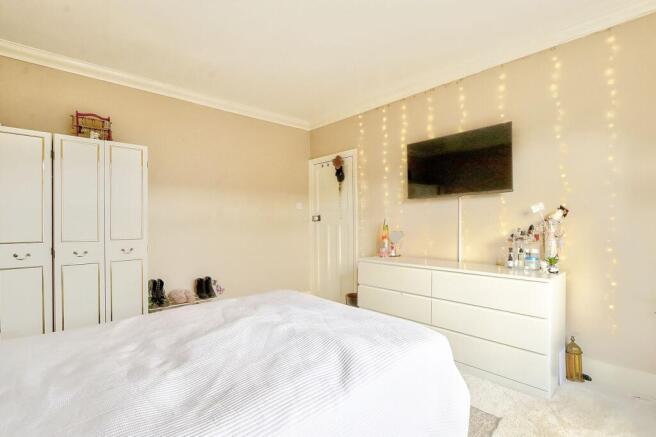 3 bed Terraced for sale Image 10