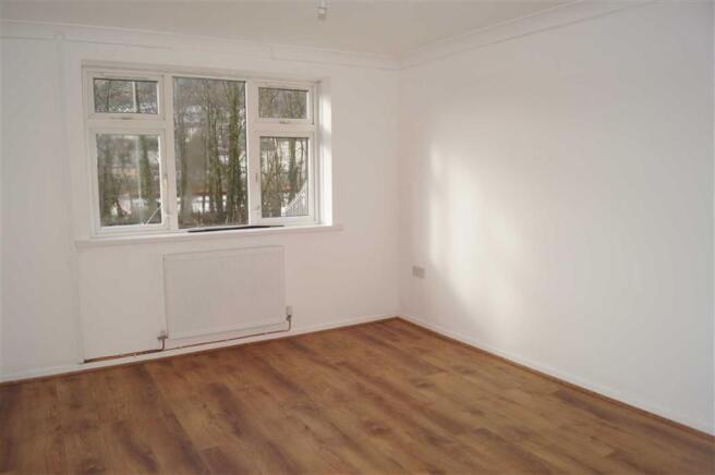 BEDROOM 1 (FRONT)