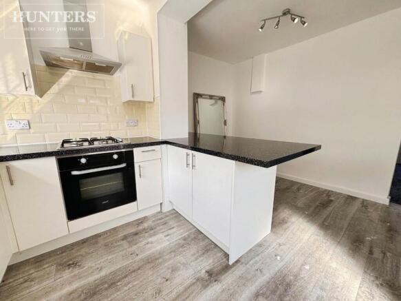 2 bed Semi-Detached to rent Image 4