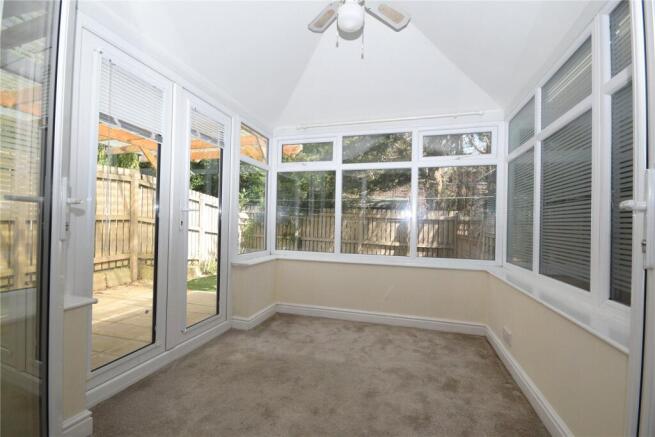 3 bed End of Terrace to rent Image 4