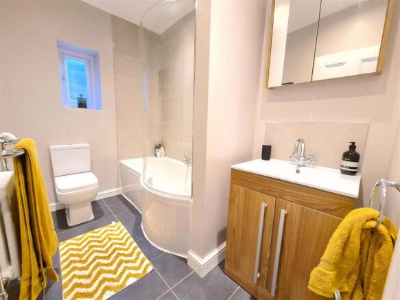 2 bed Apartment for sale Image 8