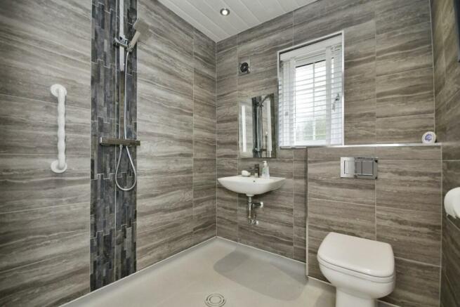 3 bed House to rent Image 12