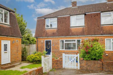 Laxton Gardens, Merstham, RH1