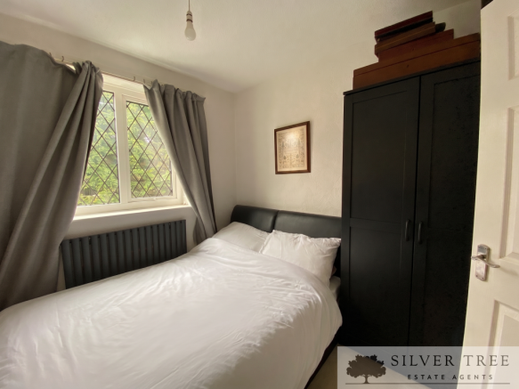 4 bed Detached for sale Image 8
