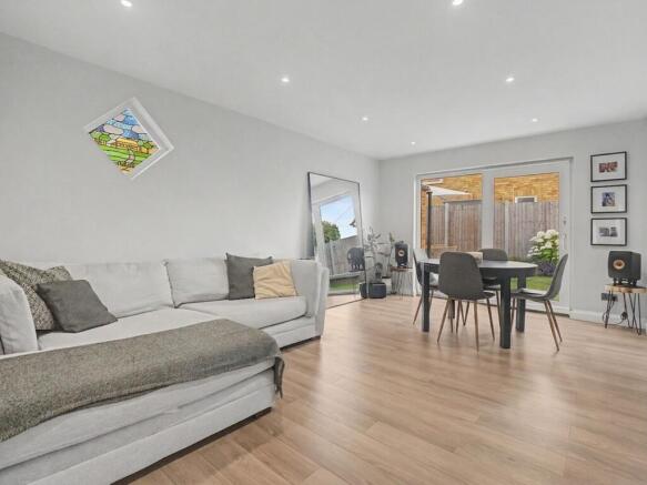 Lounge/Dining Room