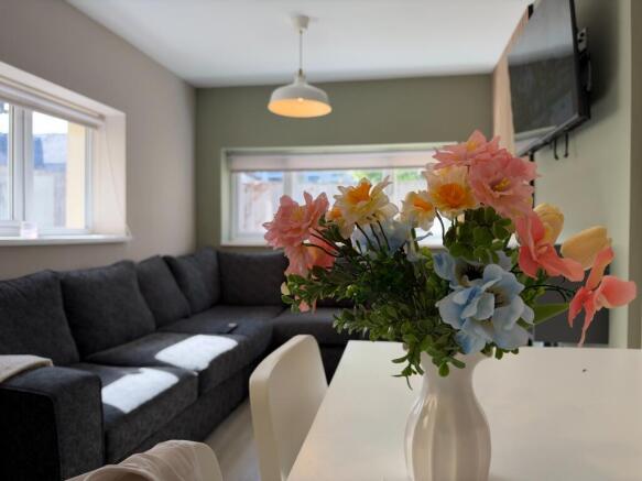 Call 02920 668585 to secure your viewing _2