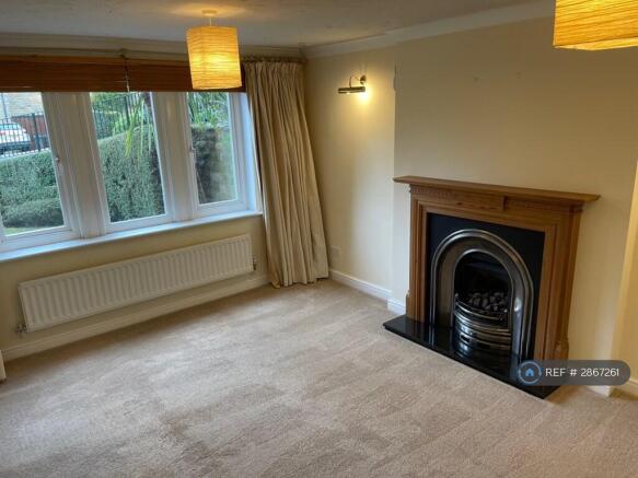 4 bed Semi-Detached to rent Image 4