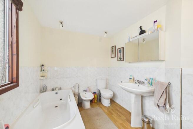 2 bed Detached for sale Image 11