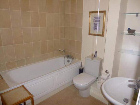 bathroom (Main)