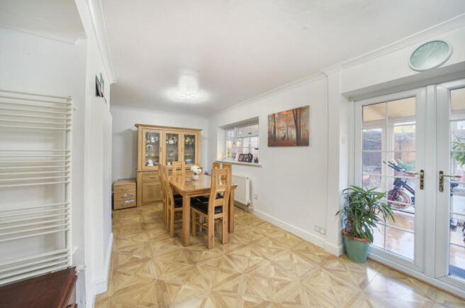 1385807-25-693073...