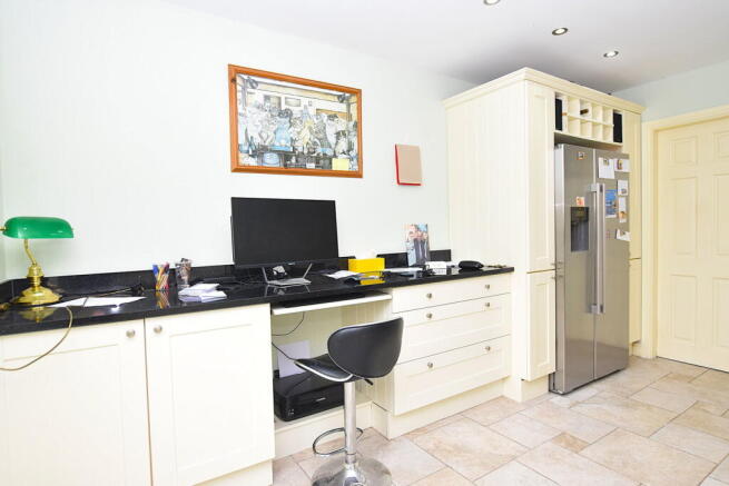 Bramwell Avenue, Prenton, CH43 photo 4