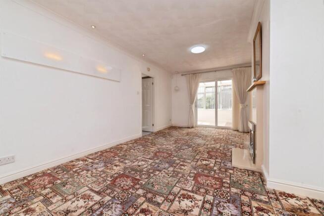 3 bed Detached Bungalow for sale Image 4